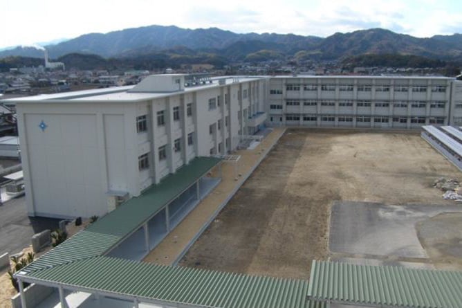 南中建第4号 南中学校校舎改築工事の内電気設備工事